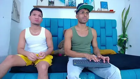 Interracial_Snow_Bunny stripchat stream image