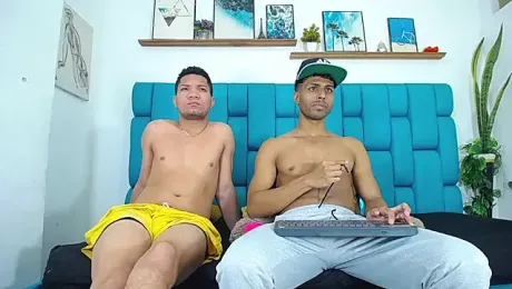 Interracial_Snow_Bunny stripchat stream image