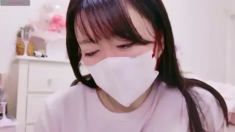 maii- stripchat stream image