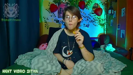 TrickyKitsune stripchat stream image, 09.04.2026 15:50