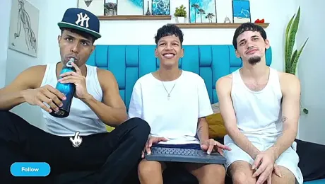 Interracial_Snow_Bunny stripchat stream image