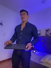 Chris_Clarck stripchat stream image, 15.04.2026 19:40