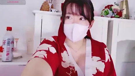 maii- stripchat stream image