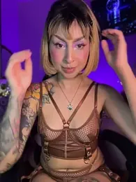 Cinamoonn stripchat stream image