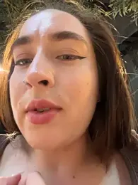 Holly_Play stripchat stream image, 17.04.2026 12:00