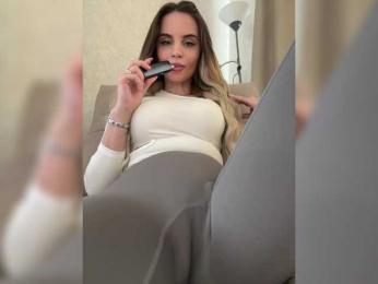 LedyMiya bongacams stream image