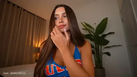 AmyLuxe stripchat stream image, 22.04.2026 14:10