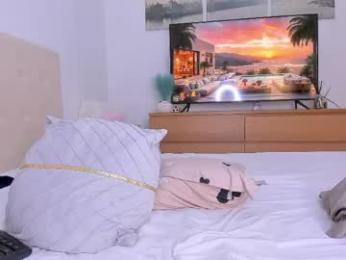 _lyna chaturbate stream image, 23.04.2026 21:10