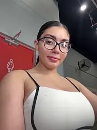 zui_lu stripchat stream image