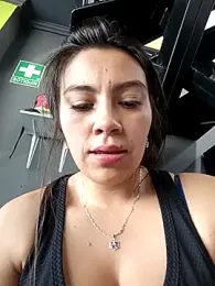 LIZ-06_ stripchat stream image