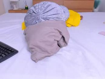 _lyna chaturbate stream image, 12.05.2026 20:50