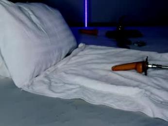 dee_waters chaturbate stream image, 22.05.2026 01:20