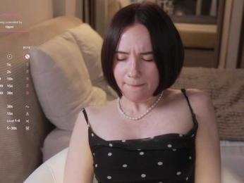 MissEssie bongacams stream image, 28.05.2026 17:30