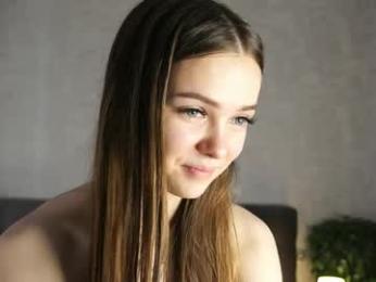 auroralowen chaturbate stream image, 06.06.2026 03:50