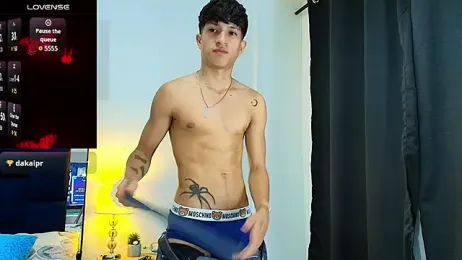 _CamiloBass stripchat stream image, 16.06.2026 01:30