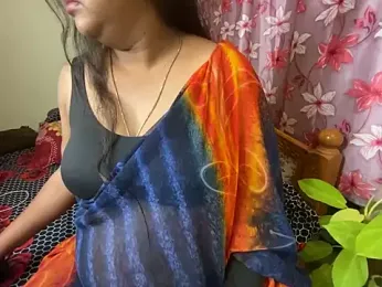 LouleyRanii stripchat stream image