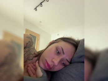 IRAONIC bongacams stream image