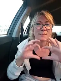 Timide_girl2 stripchat stream image