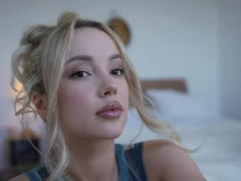 kriss0leoo chaturbate stream image