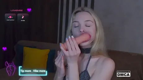 Holl1Would stripchat stream image