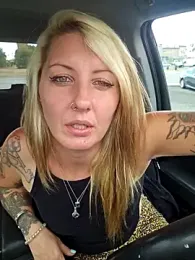 SheIsSomething stripchat stream image