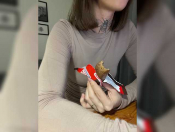 IRAONIC bongacams stream image