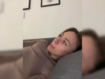 IRAONIC bongacams stream image