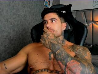 Aron Price flirt4free stream image, 03.10.2026 01:50
