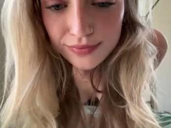 lucydreamsss chaturbate stream image, 06.10.2026 16:00