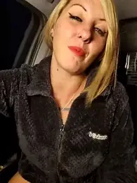 SheIsSomething stripchat stream image