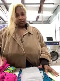 BigFineSelena stripchat stream image