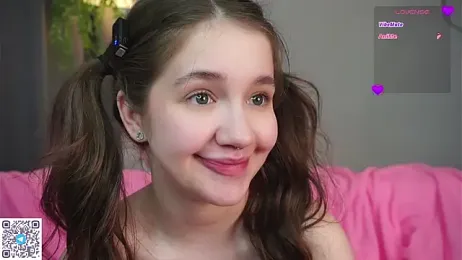 AmiLewis stripchat stream image