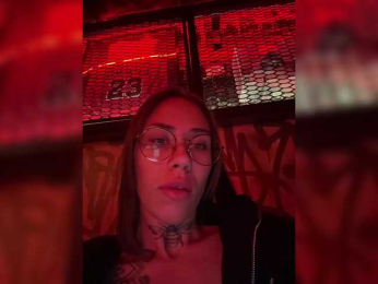 IRAONIC bongacams stream image