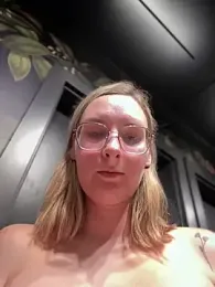 The_Snowwhitee stripchat stream image