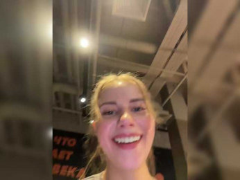 VikkiExtraCheese bongacams stream image