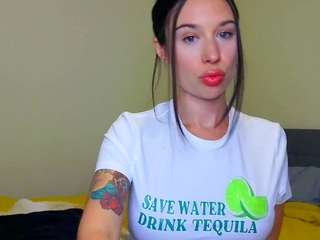 tighttinymilf camsoda stream image