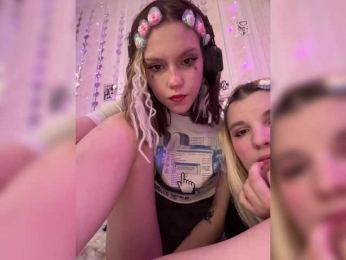 Molly-and-Ewa bongacams stream image