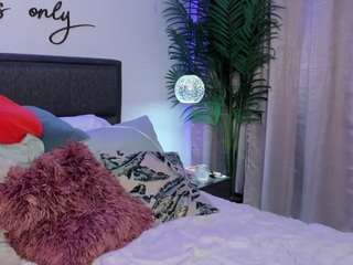 mollywhite camsoda stream image