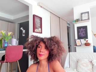 karlyee camsoda stream image