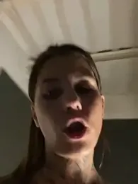 Izy_cute_ stripchat stream image