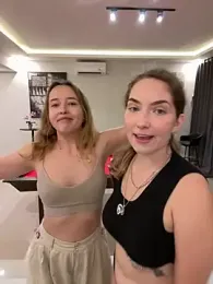 Nura_n_Sarah stripchat stream image