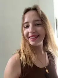 Nura_n_Sarah stripchat stream image