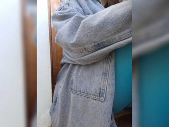 LittleDelora bongacams stream image