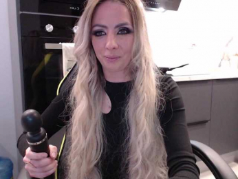blondalina bongacams stream image