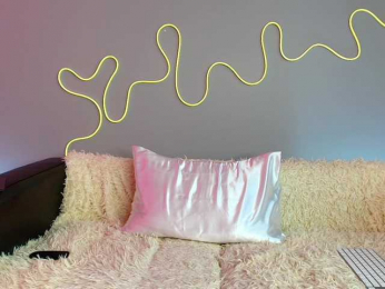 Tiiina bongacams stream image