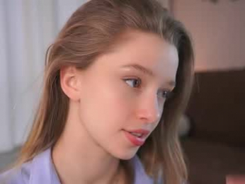 little_poetry chaturbate stream image