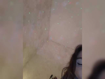 LittleDelora bongacams stream image