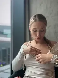 LetsFunKARINA stripchat stream image