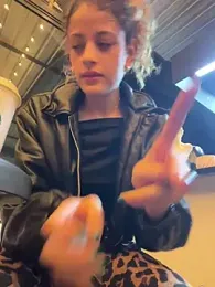 alana15 stripchat stream image