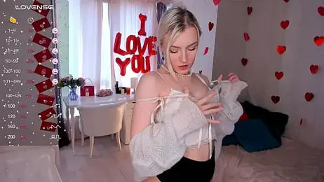 MonaCusson stripchat stream image